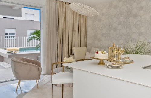Znjan Apartment | Golden cell