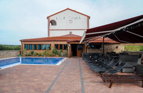 Caska Apartment | Golden Coast Villa Caska - Studio Apartment with Sea View and Balcony