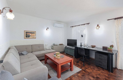 Lokva Rogoznica Apartment | Gorgeous apartment in Lokva Rogoznica