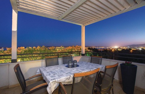 Kastel Luksic Apartment | Gorgeous apartment in Kastel Luksic