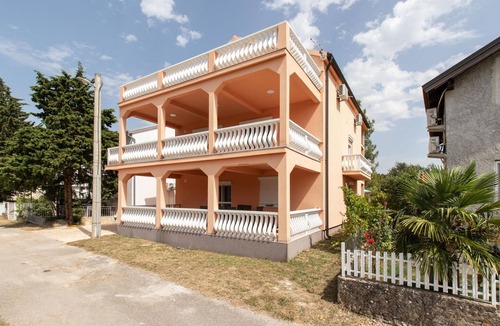 Gornji Karin Apartment | Gorgeous apartment in Gornji Karin