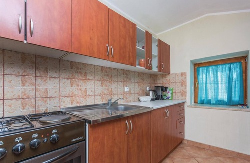 Jezenj Apartment | Gorgeous apartment in Veli Jezenj with WiFi
