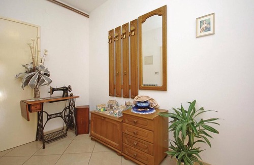 Sestanovac Apartment | Gorgeous apartment in Sestanovac