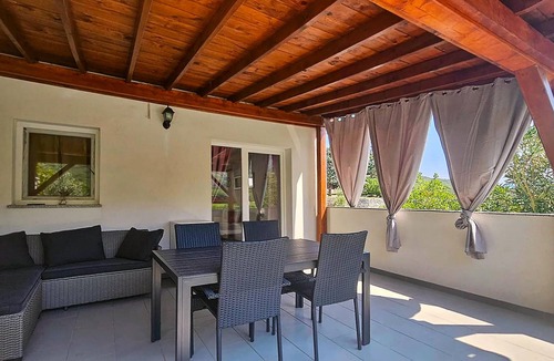Draga Bascanska Apartment | Gorgeous apartment in Baska with swimming pool