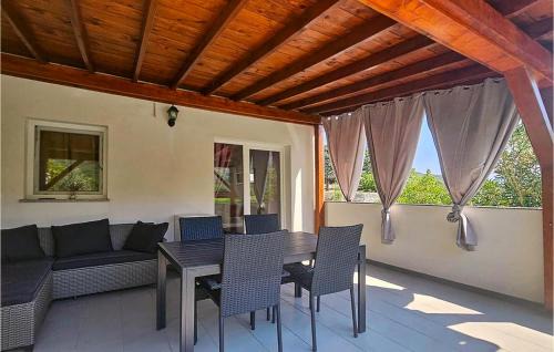 Draga Bascanska Apartment | Gorgeous Apartment In Baska With Swimming Pool