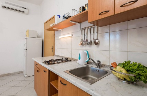 Bosana Apartment | Gorgeous apartment in Bosana with house sea view