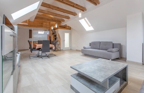 Ajdovscina Apartment | Gorgeous apartment in Col