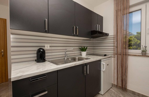 Bratus Apartment | Gorgeous apartment in Krvavica with WiFi