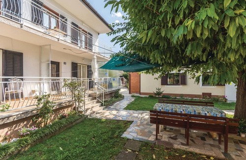 Lovrecica Apartment | Gorgeous apartment in Lovrecica with WiFi