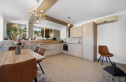 Jezera Apartment | Gorgeous apartment in Jezera