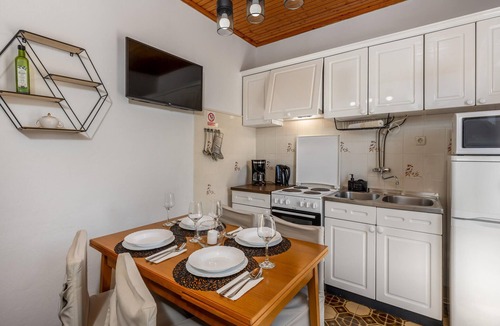 Kampor Apartment | Gorgeous apartment in Kampor with WiFi