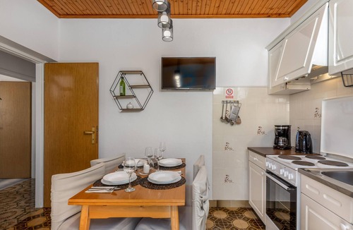 Kampor Apartment | Gorgeous apartment in Kampor with WiFi