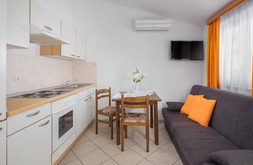 Mugeba Apartment | Gorgeous apartment in Porec with swimming pool