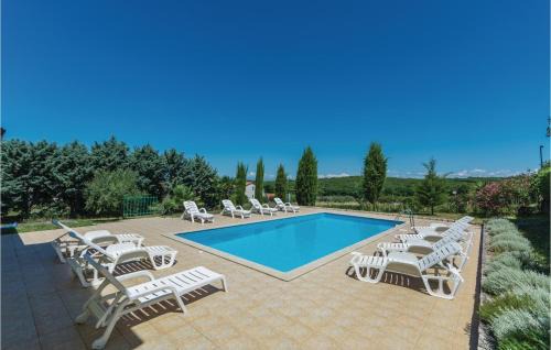 Mugeba Apartment | Gorgeous Apartment In Porec With Swimming Pool