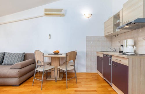 Vintijan Apartment | Gorgeous apartment in Pula with WiFi