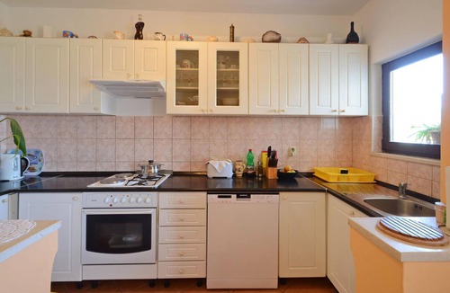 Kneza Apartment | Gorgeous apartment in Racisce with house sea view