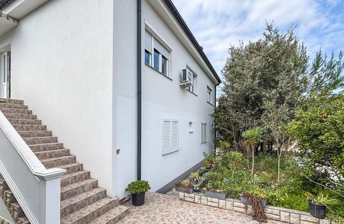 Suha Punta Apartment | Gorgeous apartment in Rab with house sea view