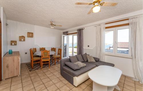 Rtina Apartment | Gorgeous Apartment In Rtina With Wifi