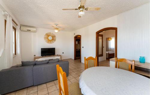 Rtina Apartment | Gorgeous Apartment In Rtina With Wifi