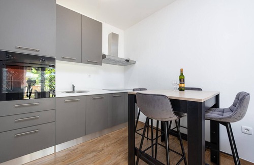 Turanj Apartment | Gorgeous apartment in Turanj with WiFi