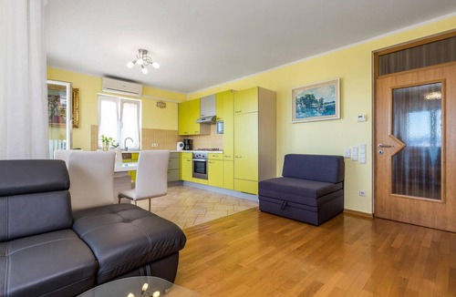 Volosko Apartment | Gorgeous apartment in Volosko with WiFi