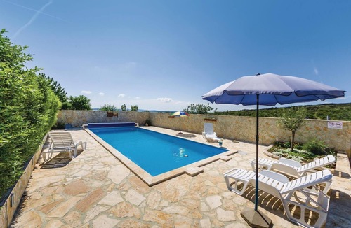 Pakostane Apartment | Gorgeous apartment in Vrana with lake view