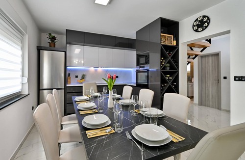 Ludbreg House | Gorgeous home in Vinogradi Ludbreski