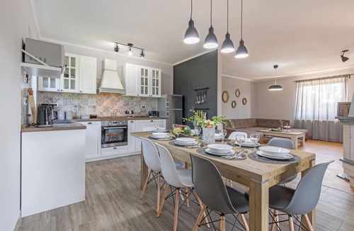 Bale House | Gorgeous home in Bale