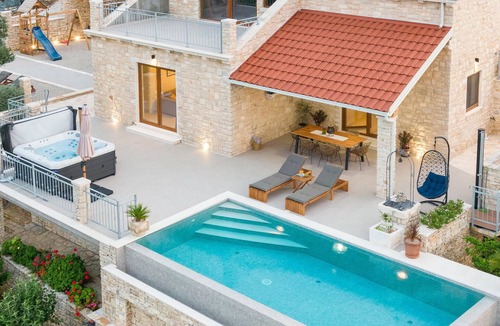 Prigradica House | Gorgeous home in Blato