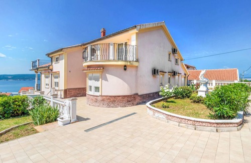 Crikvenica House | Gorgeous home in Dramalj