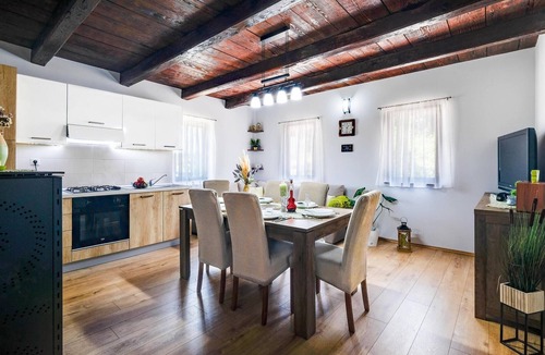 Duga Resa House | Gorgeous home in Duga Resa with WiFi