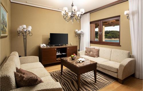 Fazana House | Gorgeous Home In Fazana With Wifi