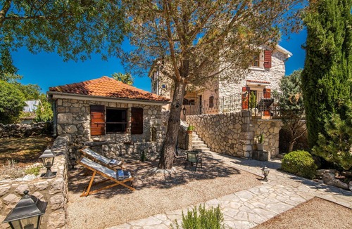 Gostinjac House | Gorgeous home in Gostinjac