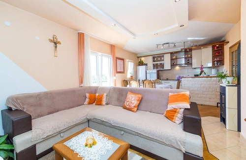 Kastel Luksic House | Gorgeous home in Kastel Luksic