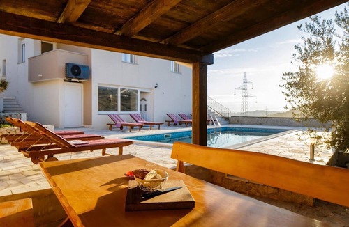 Klis House | Gorgeous home in Klis