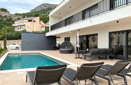 Klis House | Gorgeous home in Klis