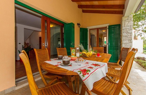 Stanisovi House | Gorgeous home in Koromacno with WiFi
