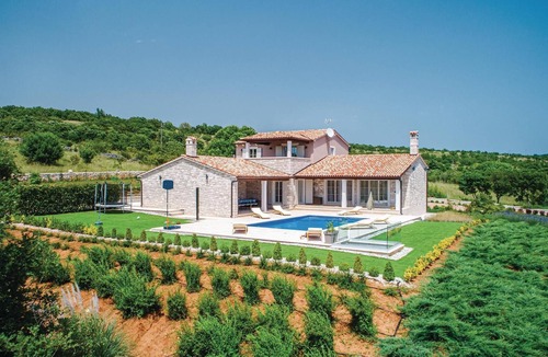 Krnica House | Gorgeous home in Krnica with sauna