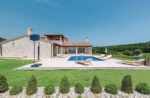 Krnica House | Gorgeous home in Krnica with sauna