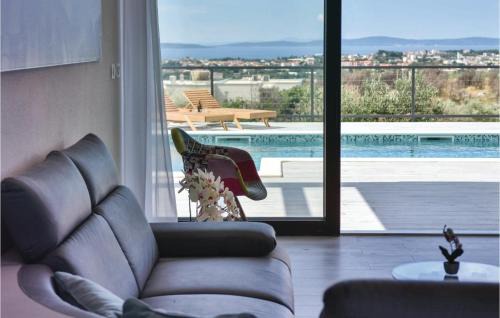 Mravince House | Gorgeous Home In Kucine
