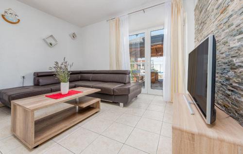 Lisicici House | Gorgeous Home In Lisicic