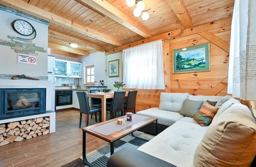 Varazdin House | Gorgeous home in Lovrecan with sauna
