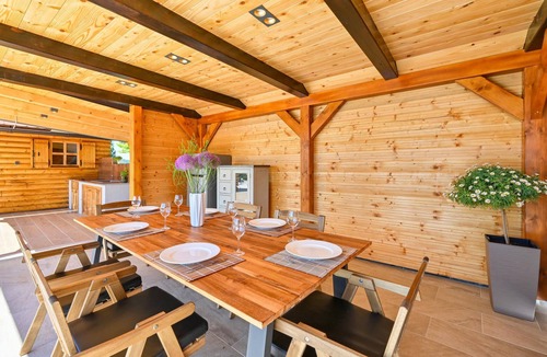 Varazdin House | Gorgeous home in Lovrecan with sauna