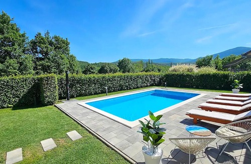 Citluk House | Gorgeous home in Lucane