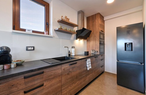 Mace House | Gorgeous home in Mace with sauna