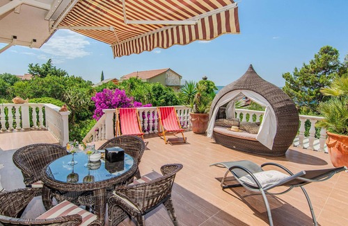 Maslenica House | Gorgeous home in Maslenica