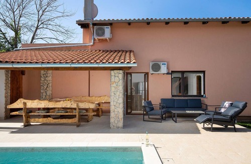 Medulin House | Gorgeous home in Medulin