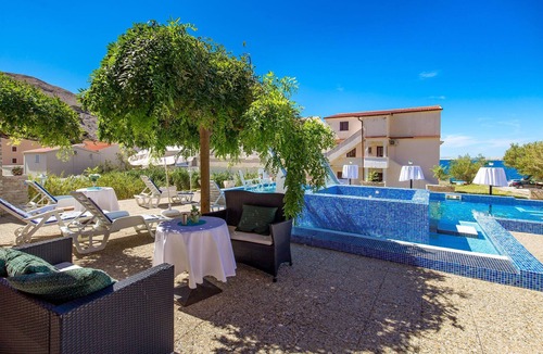 Metajna House | Gorgeous home in Metajna