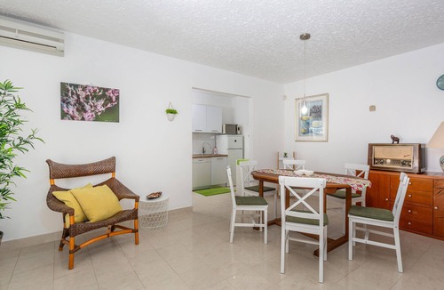 Omisalj House | Gorgeous home in Omisalj with WiFi