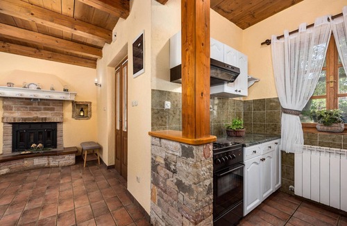 Katun Lindarski House | Gorgeous home in Pazin